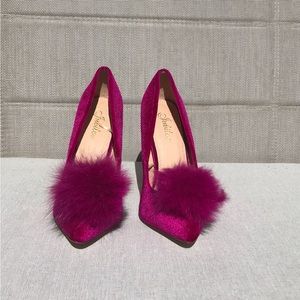 Women Cute  6 inch Pom Pom Heels 💕 Never Been Worn!